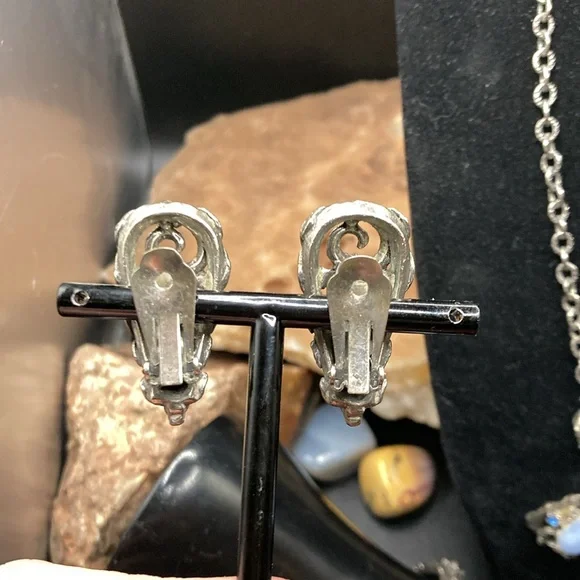 Art deco vintage 1950s jewelry set. - Picture 3 of 10